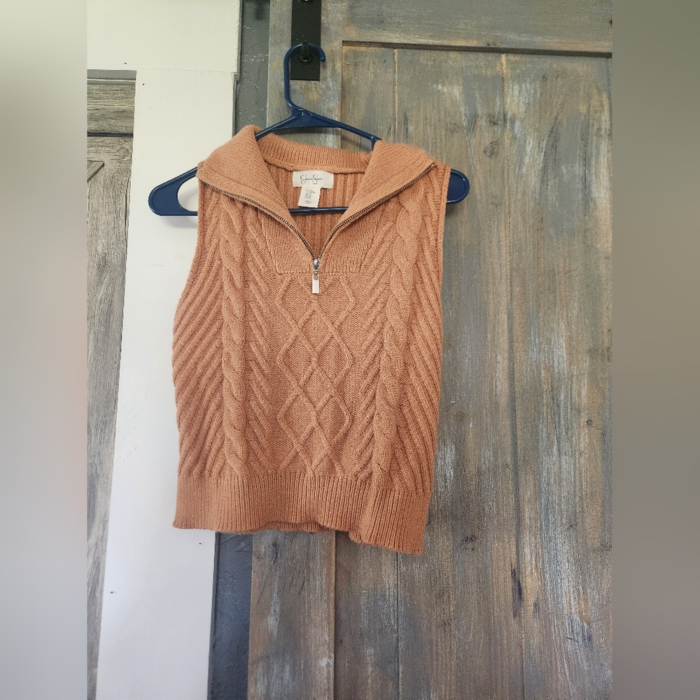 Jessica Simpson sweater